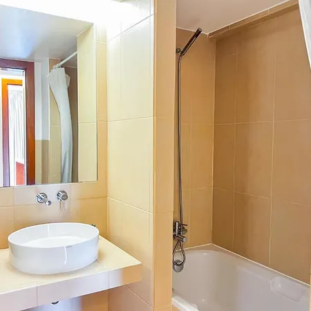 Apartment Outstanding Condo- Beach, Pool & Golf By Becherish Gale (Albufeira)