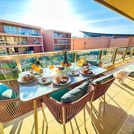 Apartment Outstanding Condo- Beach, Pool & Golf By Becherish Gale (Albufeira)